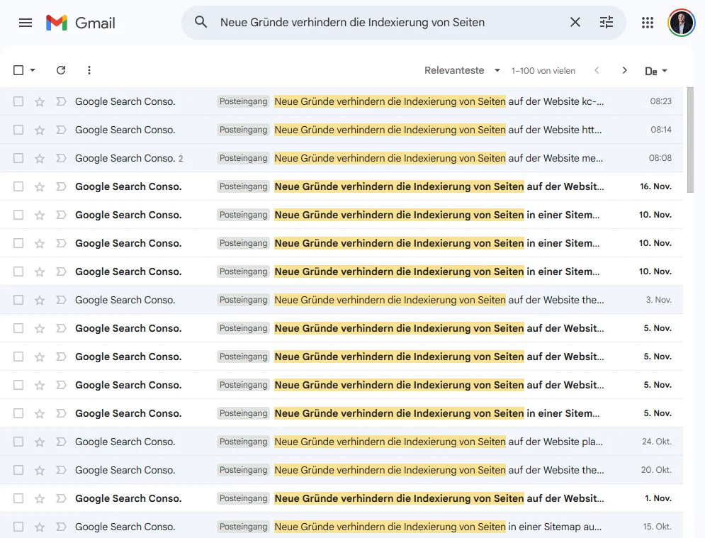 Screenshot des Gmail-Posteingangs mit zahlreichen Benachrichtigungen der Google Search Console, alle mit dem Betreff „Neue Gründe verhindern die Indexierung von Seiten“, was auf wiederkehrende Indexierungsprobleme bei mehreren Websites hinweist.